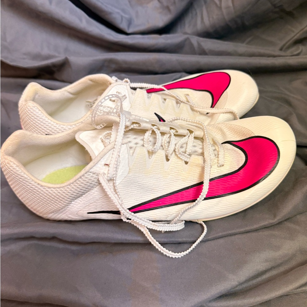 Nike men’s White Running Shoes with Hot Pink Swoosh